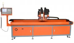 熱熔數控鉆孔機換刀按復位鍵，刀卡住了，不手